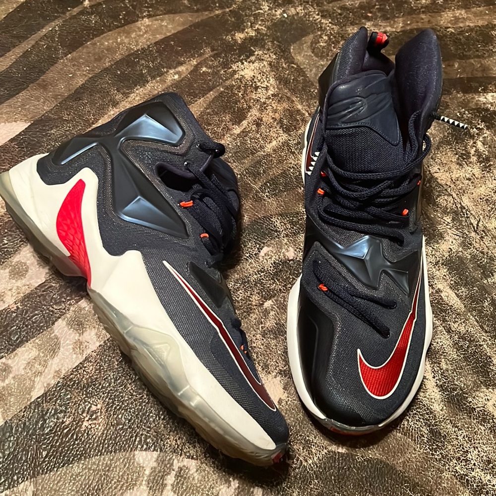 Lebron XIII